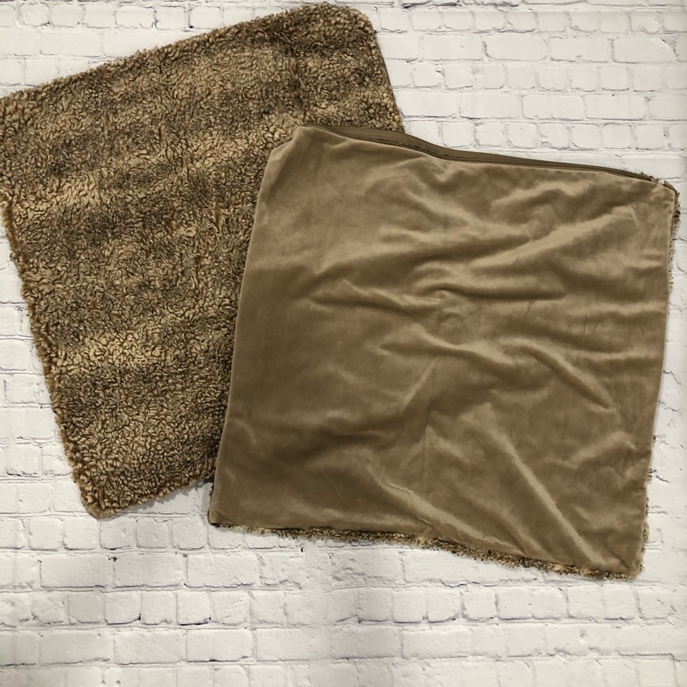 26 x 26 Pottery Barn Throw Pillow Covers